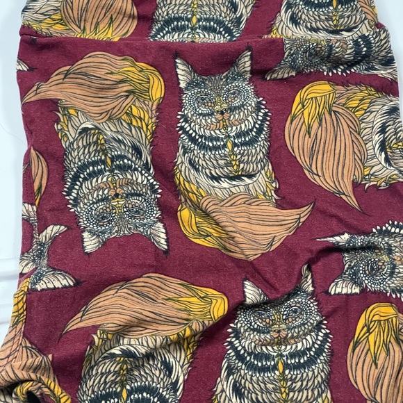 LulaRoe TC “OwlyCat” unique Leggings - Burgundy—All LulaRoe Buy 2 get 1 Free - Picture 2 of 2